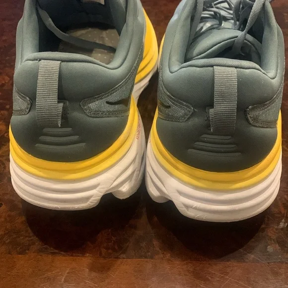 Gently worn pair of men’s Hoka tennis shoes - Picture 4 of 7